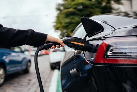 How Regenerative Braking Helps Improve Electric Vehicle Performance