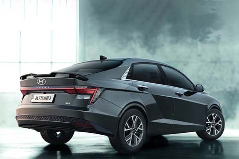 What Makes the Hyundai VERNA a Premium Sedan Choice
